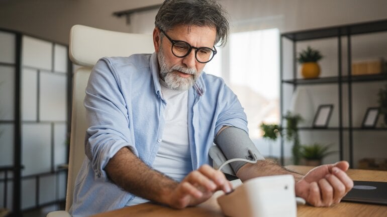 Bluthochdruck kann zu Nasenbluten führen