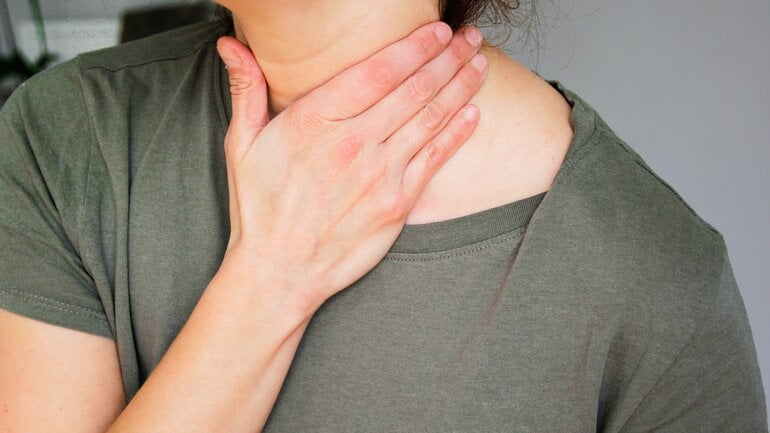 Vergrößerte Lymphknoten am Hals bei Nasenkrebs