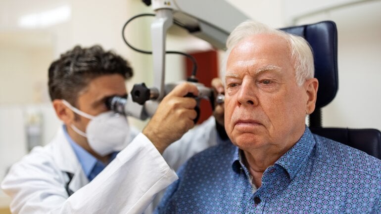 Hörminderung als Symptom bei Ohrtumoren