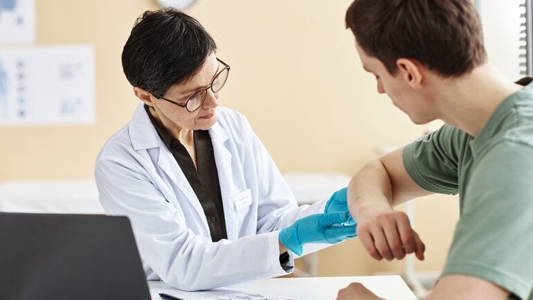 Petechien: Blutkrebs kann seltene Ursache sein