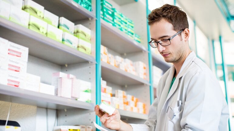 Rippenfellentzündung behandeln: Schmerzmittel