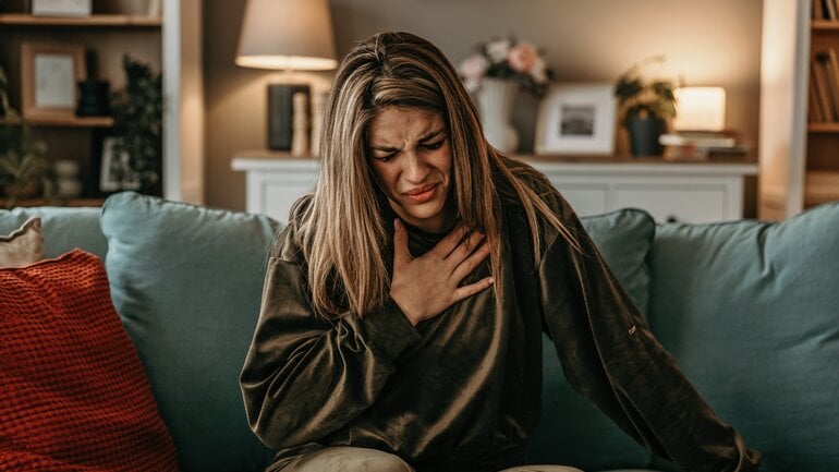 Symptom bei Rippenfellentzündung: Brustschmerzen