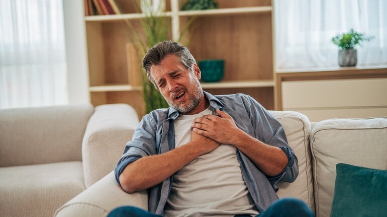 Roemheld-Syndrom: Herzbeschwerden sind typische Symptome