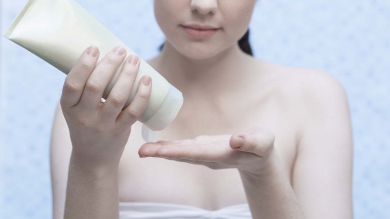 Hautpflege mit viel Feuchtigkeit bei Psoriasis notwendig