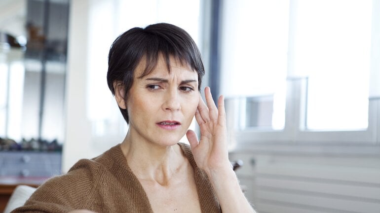 Sonnenstich: Tinnitus kann seltener Symptom sein