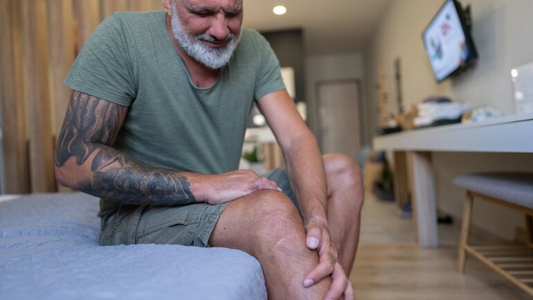 Venenschwäche: Schmerzen und Spannungsgefühle in den Beinen