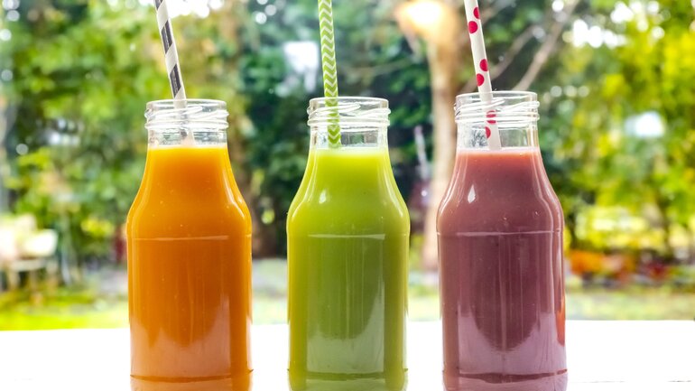 Fruchtsäfte und Smoothies sind Zuckerfallen