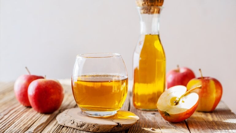 Apfelsaft? Bei Fettleber besser meiden