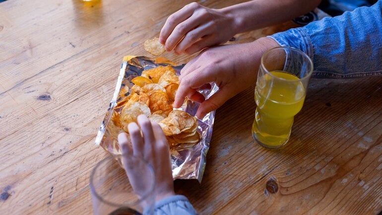 Kartoffelchips? Bei Fibromyalgie besser nur in Maßen