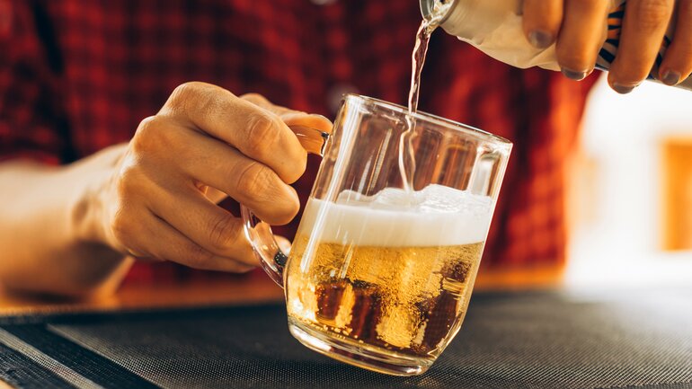 Alkohol kann Symptome bei Hämorrhoiden verstärken
