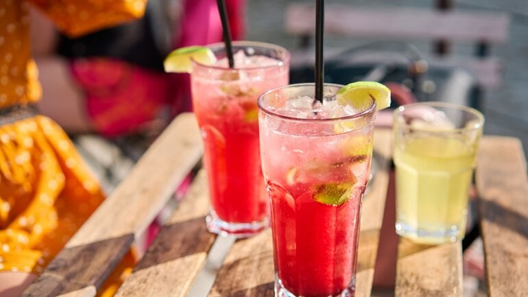 Bei Leberzirrhose zuckerreiche Limonaden meiden