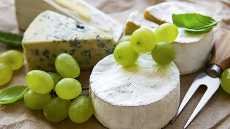 Pankreasinsuffizienz: Fetthaltigen Käse vom Speiseplan streichen