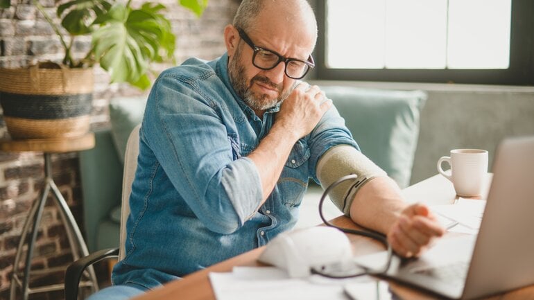 Bluthochdruck kann für Nierenprobleme sprechen
