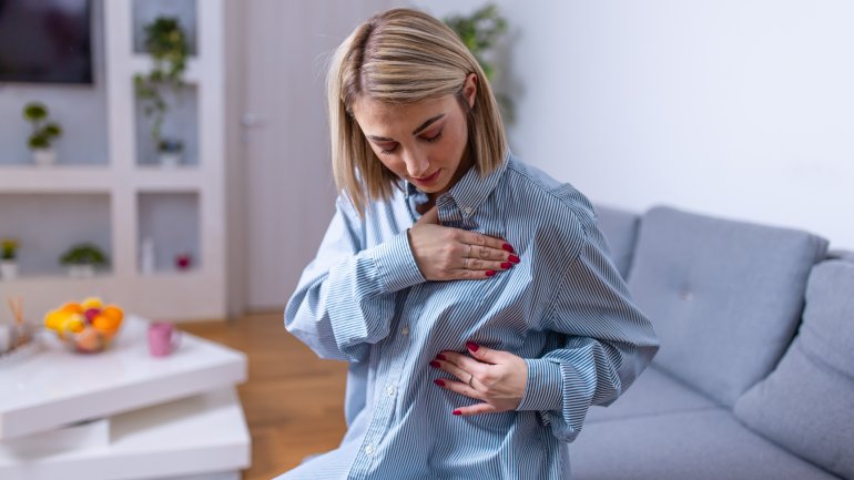 4 Phasen der Wechseljahre: Symptome der Prämenopause