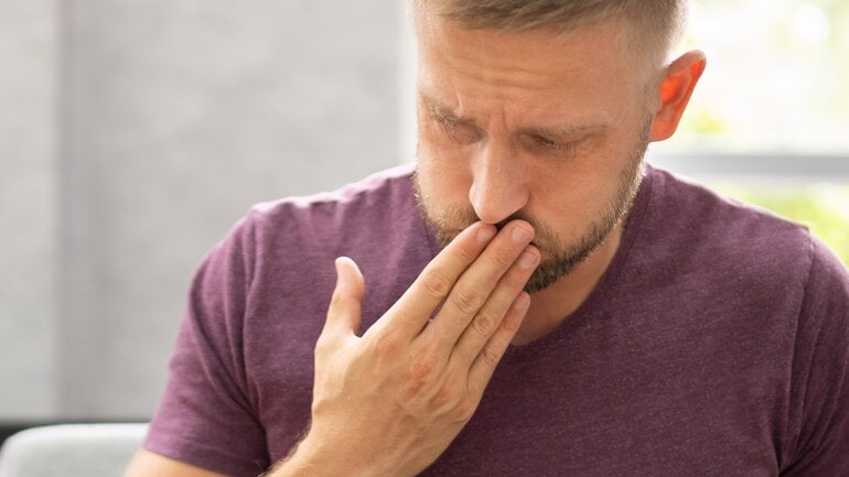 Zwerchfellbruch: Typische Symptome sind Sodbrennen und Aufstoßen