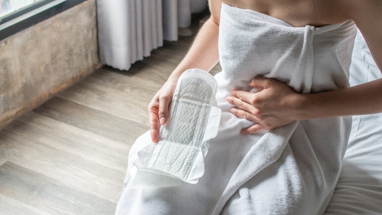 Zyste geplatzt: Blutung und Ausfluss aus der Scheide