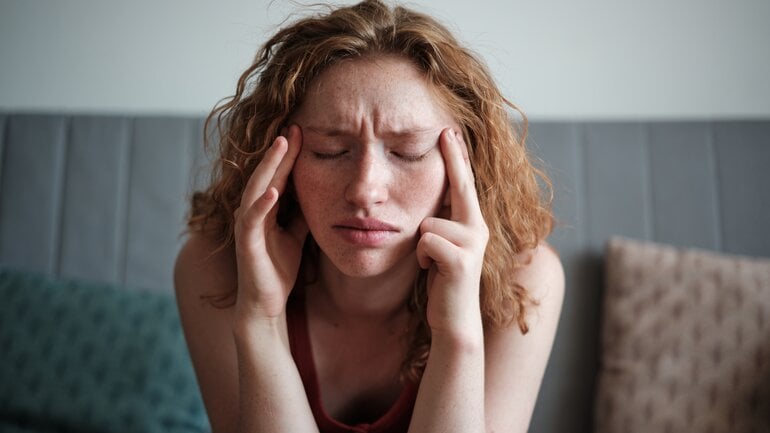 Zyste im Kopf: Kopfschmerzen als Symptom