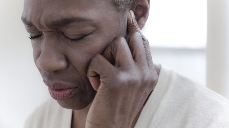 Hörstörungen: Symptom einer Zyste im Kopf