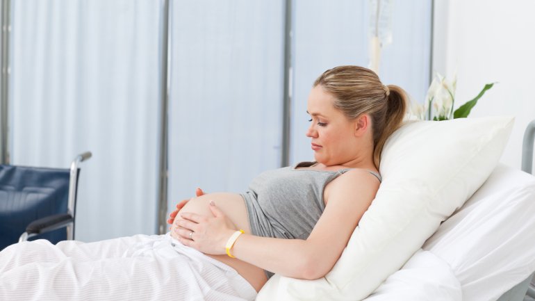 Schwangere Frau im Krankenhaus