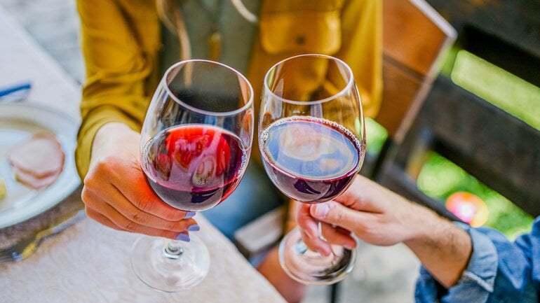 Alkohol in der Pollensaison trinken