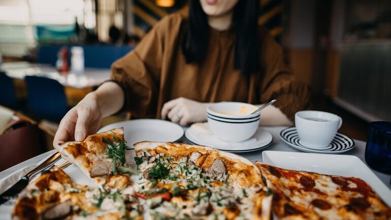 Große Portionen reizen die Magenschleimhaut