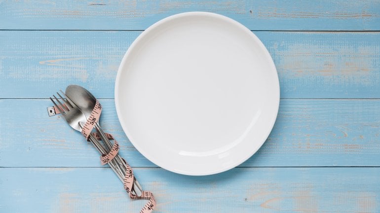 Radikale Diäten können Grund sein, warum Gewichtsabnahme ausbleibt