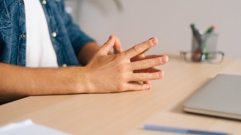 Overthinking stoppen: Gedanken gezielt unterbrechen