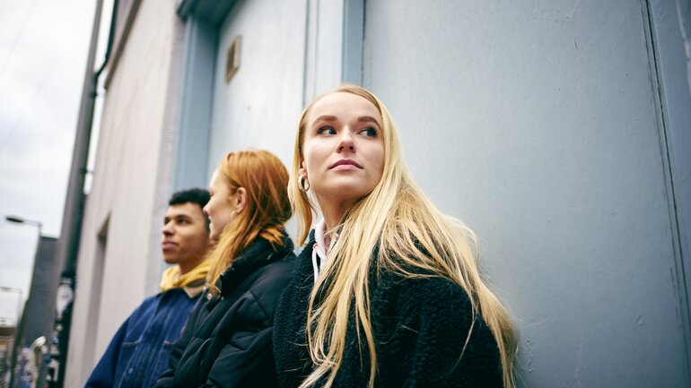 People Pleaser passen sich stark ihrem Umfeld an