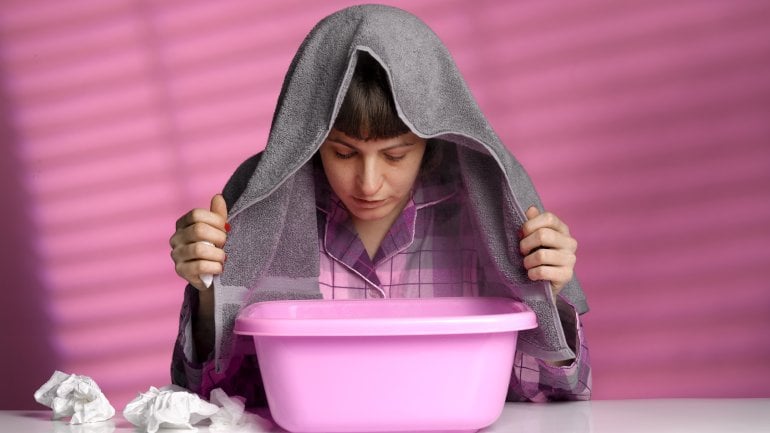 Hausmittel gegen Schnupfen: Dampfbad