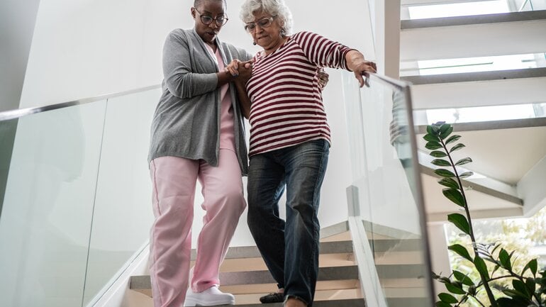 Koordinationsstörungen: Ernstes Symptom einer Spinalkanalstenose der HWS