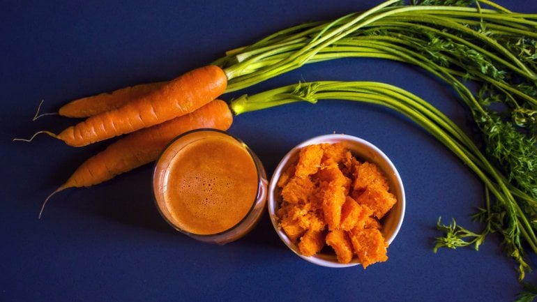 So können Karotten gegen trockene Haut helfen